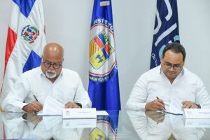 Superintendencia de Electricidad y Loyola firman acuerdo para profesionalizar técnicos electricistas